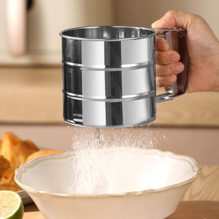 Hot Selling Hand Press Stainless Steel Flour Sifter Fine Mesh Baking Tool for Powdered Sugar Cocoa Chocolate Powder Sieve